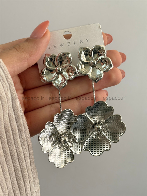 گوشواره فشن آویز گل نقره ای کد A9۸۷